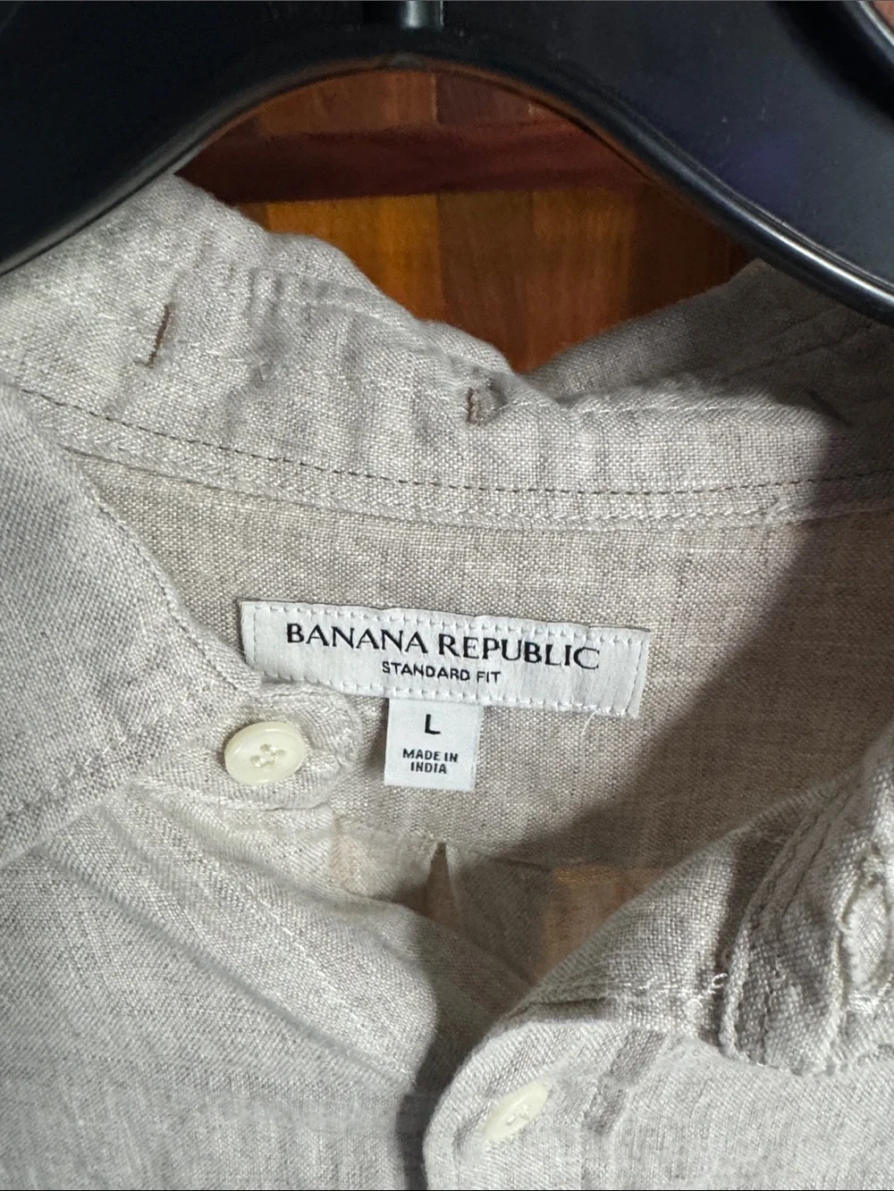 Banana Republic Men's Casual Linen Button-Down Shirt in Light Beige